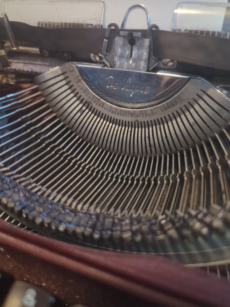 Maroon SM3 Olympia DeLuxe Manual Typewriter, w/case Fixer Upper