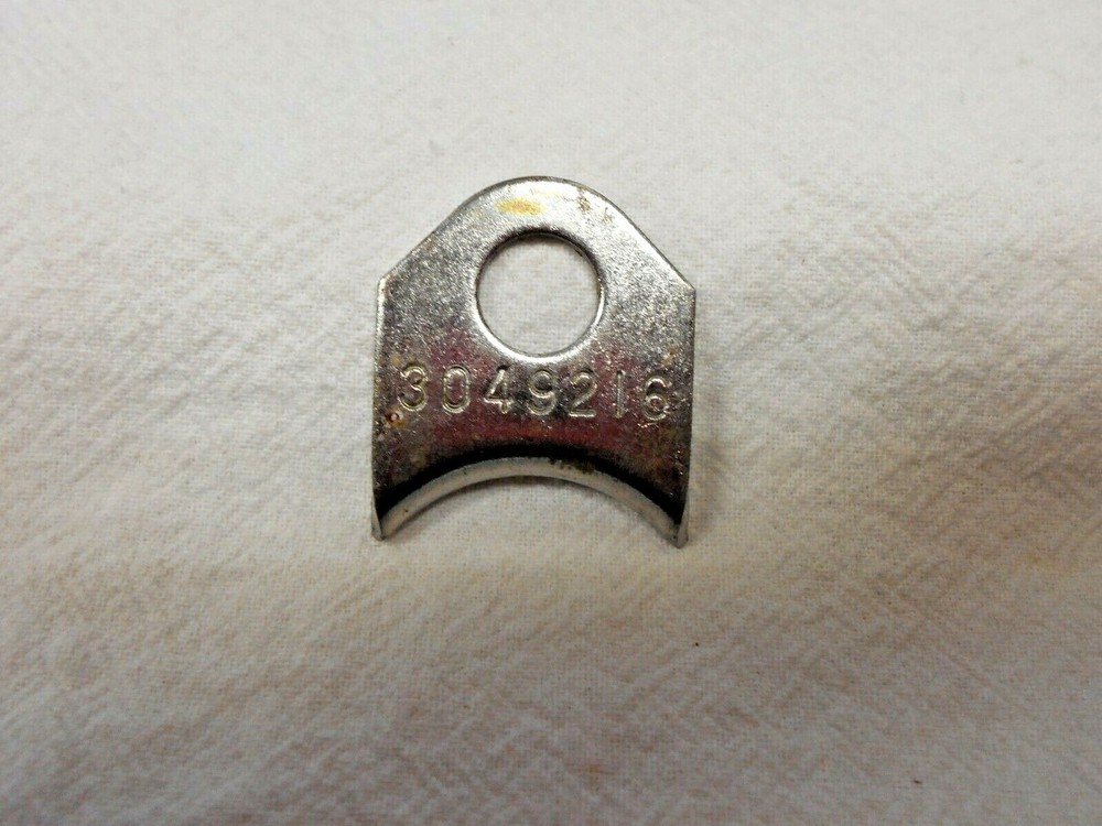 CUMMINS 3049216 Clamp