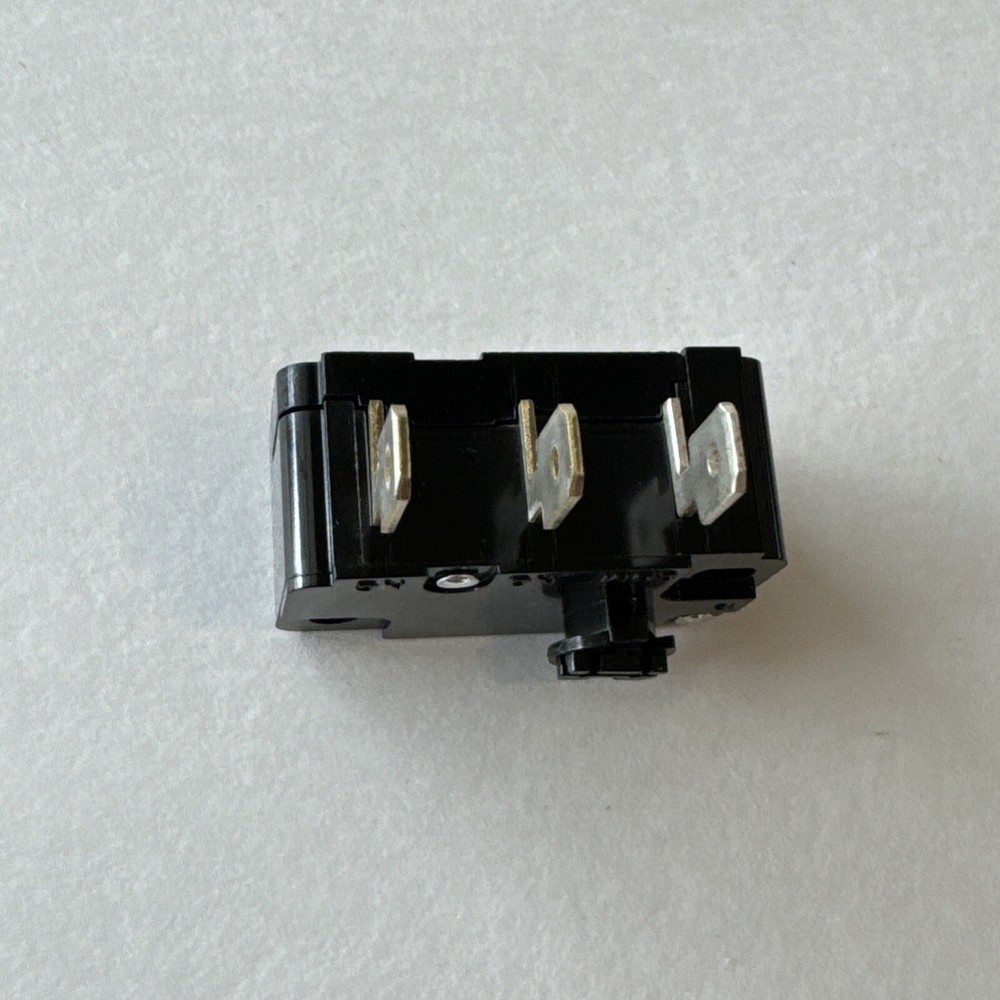 Omiron Limit Switch D2MC-01EL