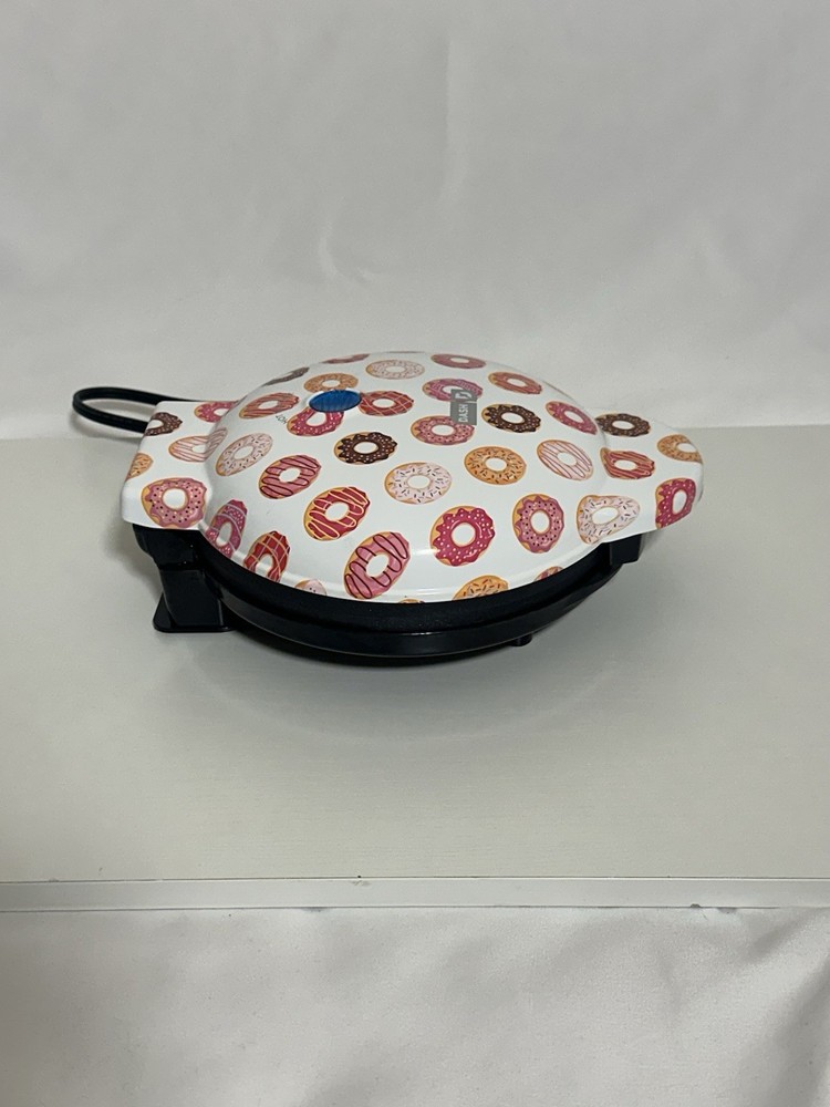Dash Express Mini Donut Maker With Donut Graphic Print
