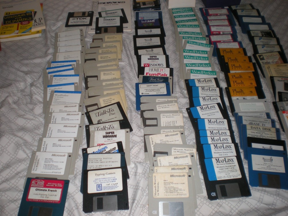 VINTAGE 3.5 discs lot 1990's