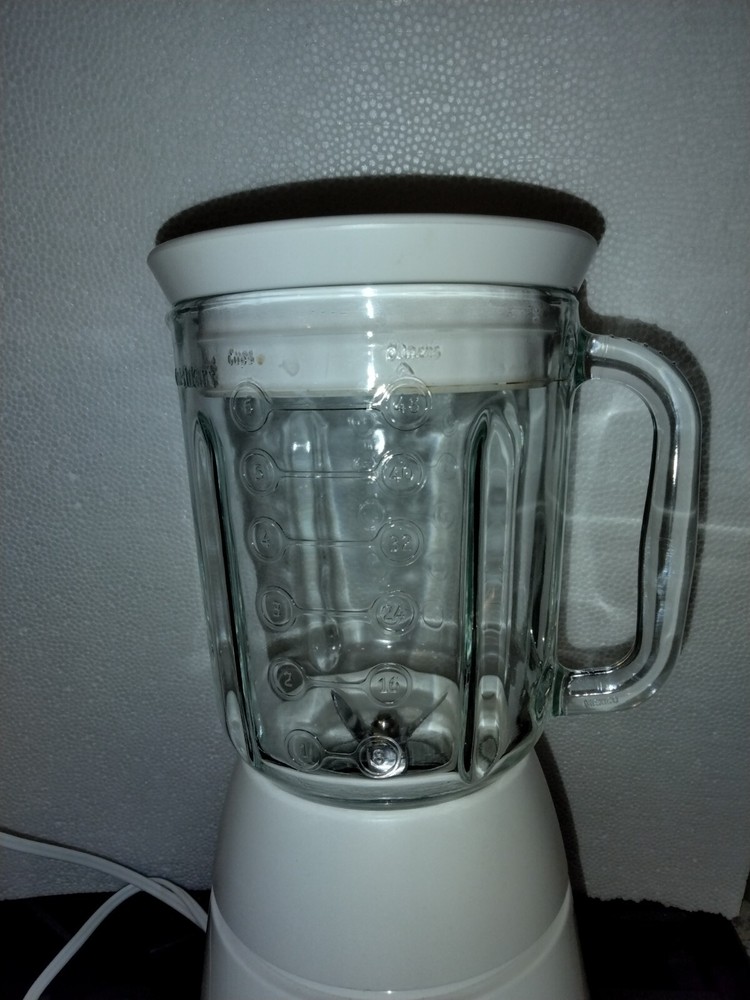 Cuisinart CB-18BK SmartPower Basics 18-Speed Blender, White