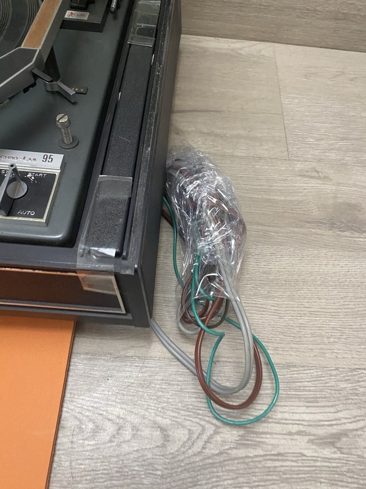 GARRARD SYNCHRO LAB 95 TURNTABLE / RECORD PLAYER