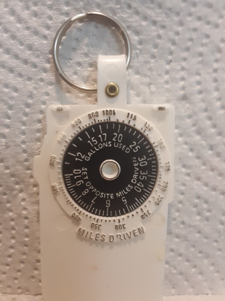 SUPER SHELL GAS PUMP SHAPE KEYCHAIN MILES PER GAL MILES DRIVEN