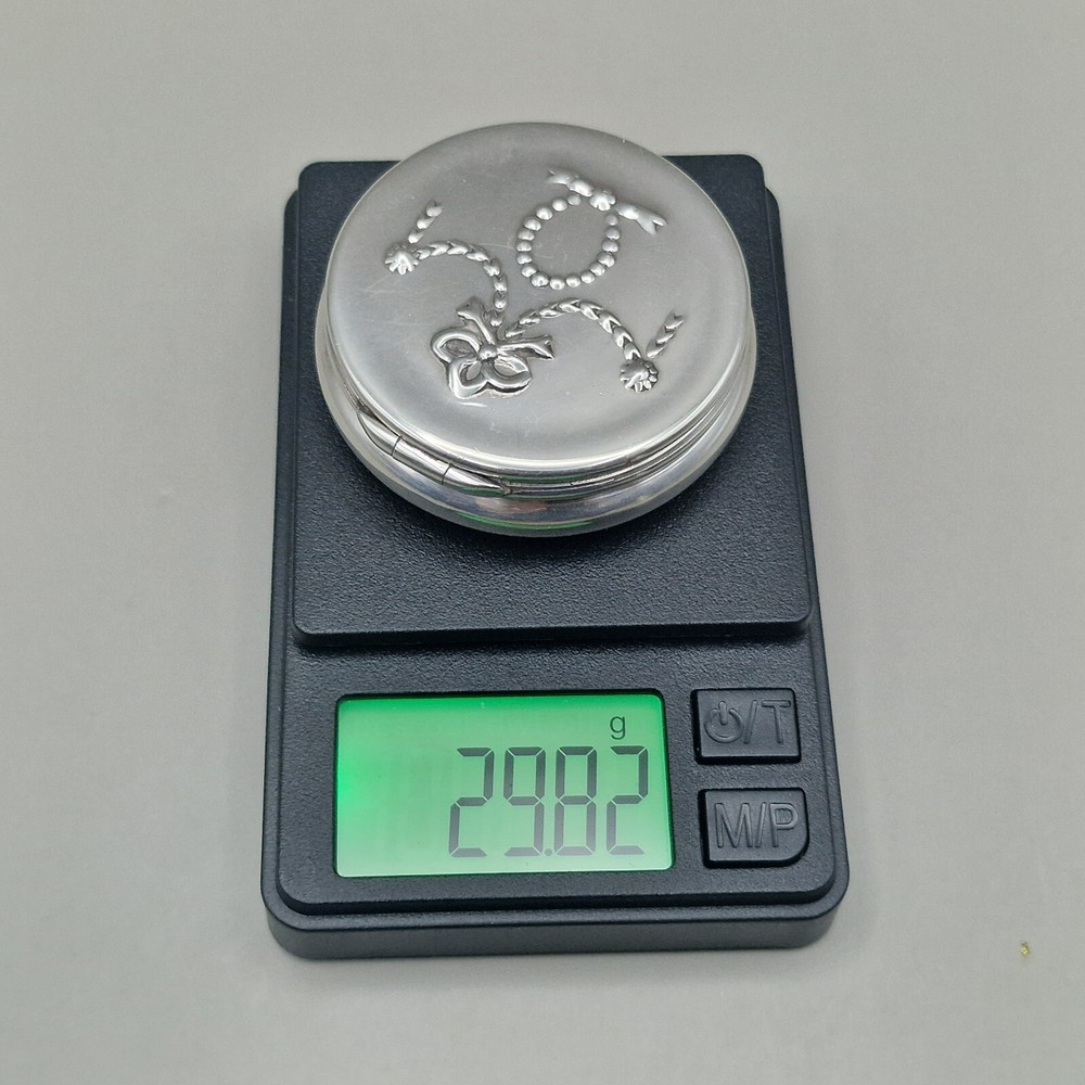 Superb Solid Silver Snuff/Pill Box by Carr's of Sheffield Ltd Sheffield 1994
