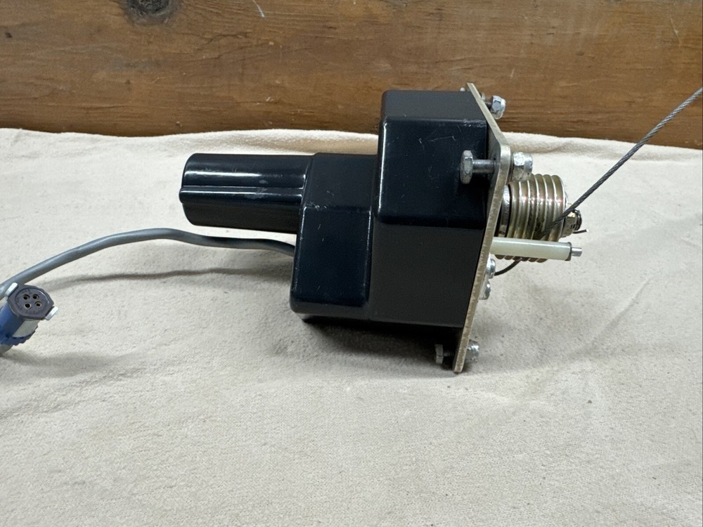 1C465-1-318R SERVO AR Century IV