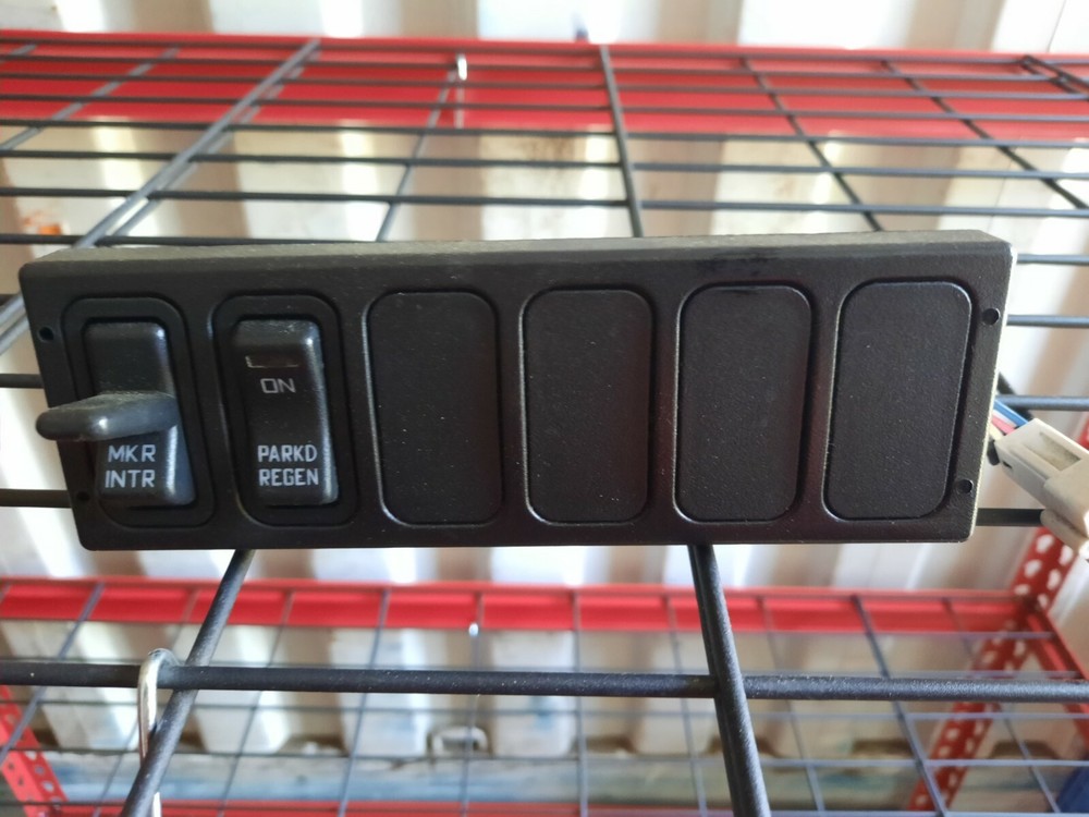 International Prostar Durastar Switch Panel - 3549776C4