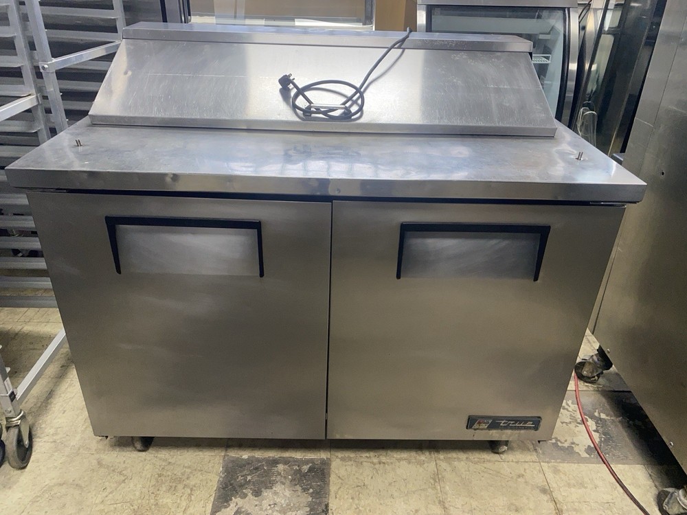 True 2 Dr., 4’ Sandwich Prep Table, Runs Great!