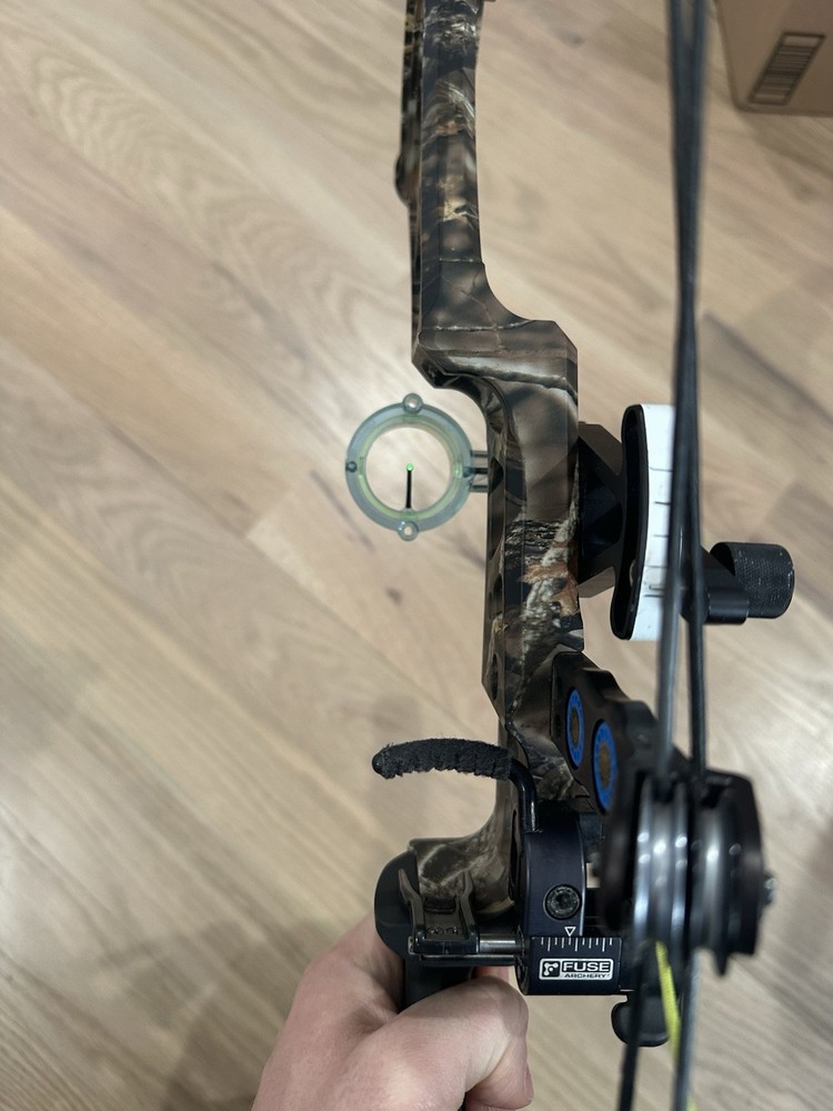 Mathews DXT Compound Bow RH 70#28''