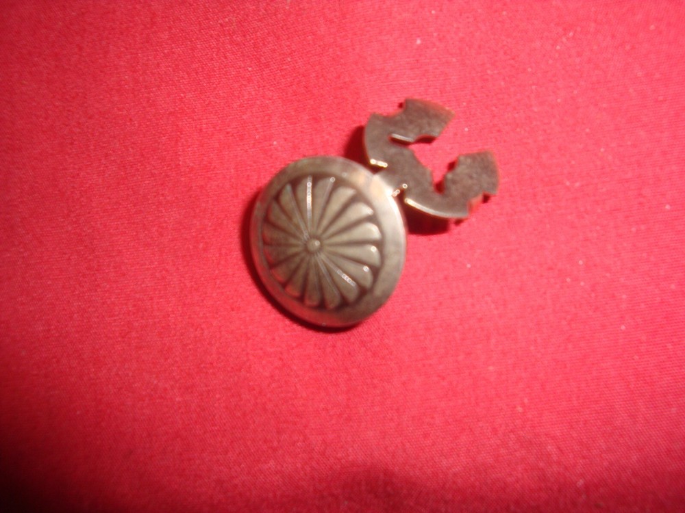 Vintage Native American Silver Button cover with Flower design