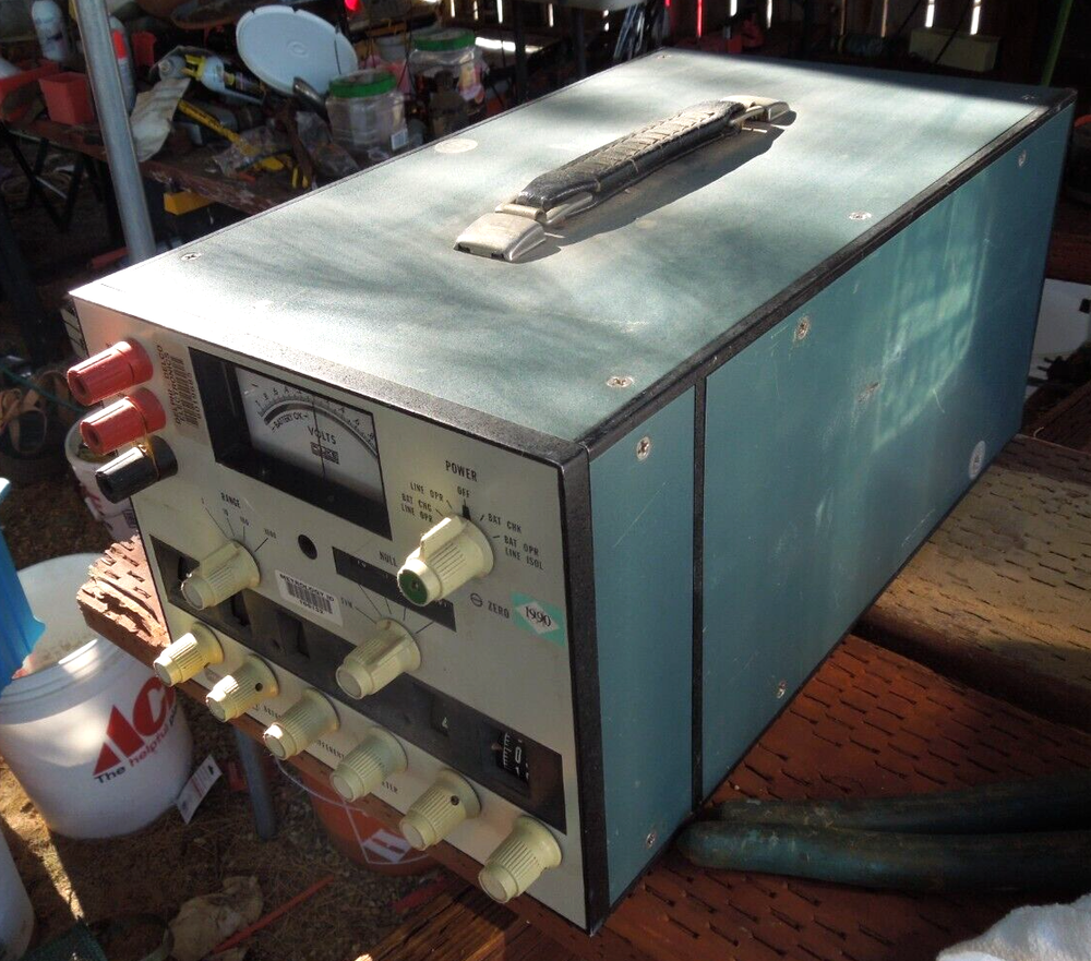 FLUKE 887A AC/DC DIFFERENTAL VOLTMETER