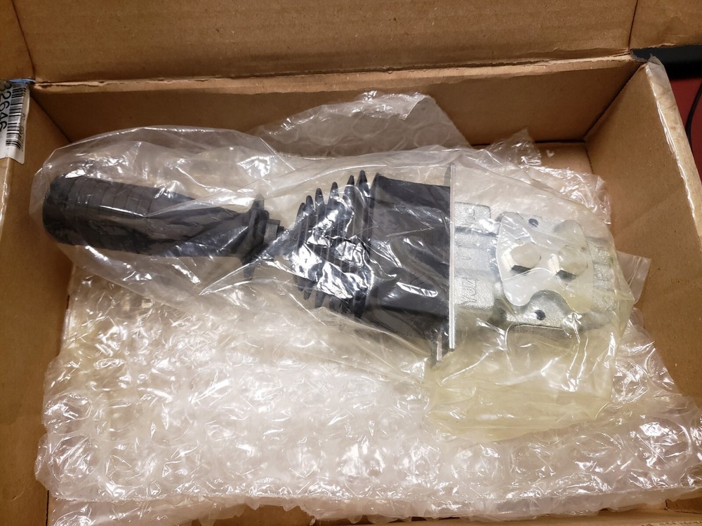 NEW Hydro Controls 86638 Hydraulic Joystick ( C1-4A)