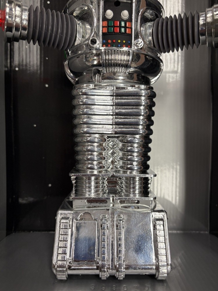+ Trendmasters 1997 Lost in Space Chrome B-9 Robot Limited - Missing Gun