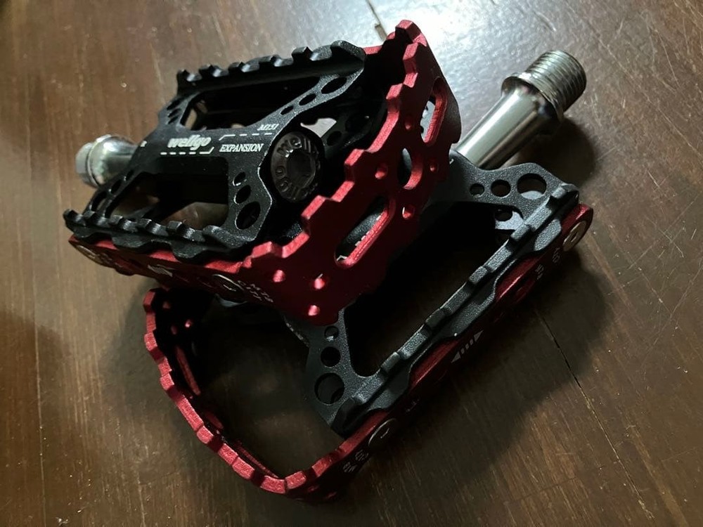 WELLGO M151 Aluminum Multi-Function Pedal Red Black Size Adjustable 322g