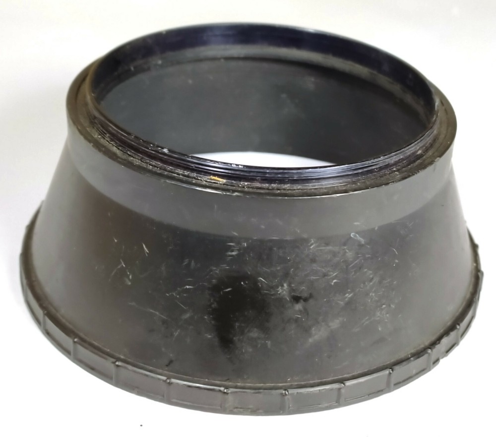 Plastic Lens hood with screw M77