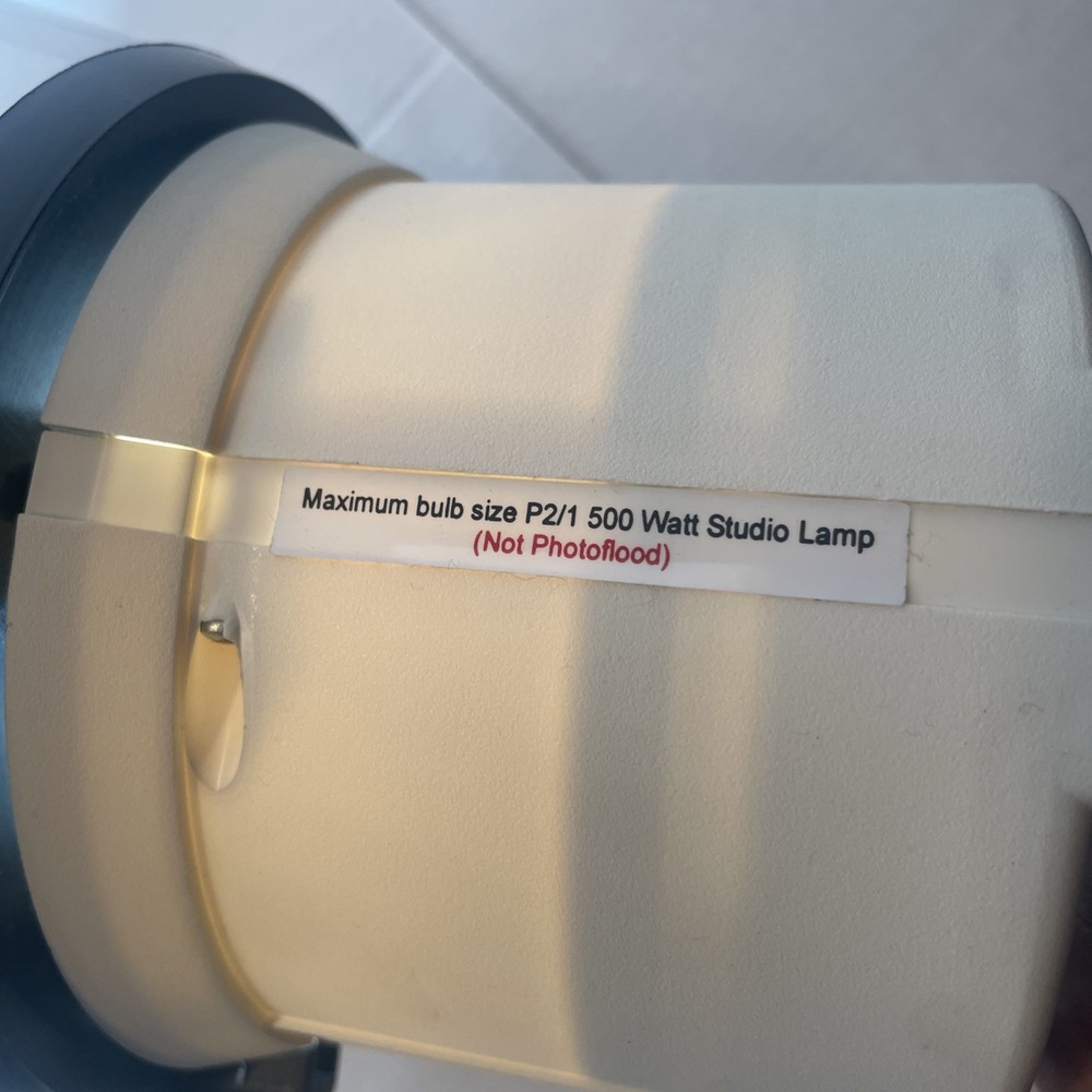 INTERFIT TUNGSTON 3200 CONTINUOUS STUDIO LIGHT WORKS