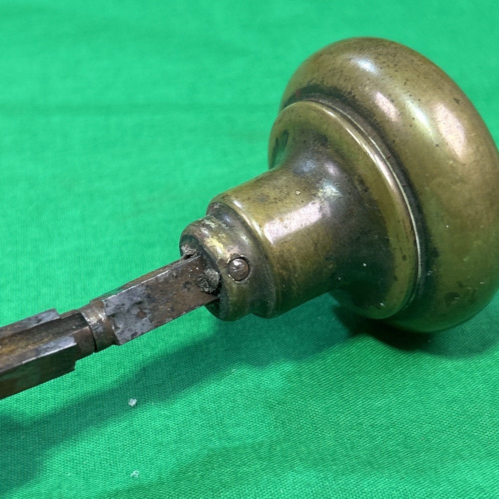 ANTIQUE BRASS DOOR KNOBS & Swivel SPINDLE 2” Knobs