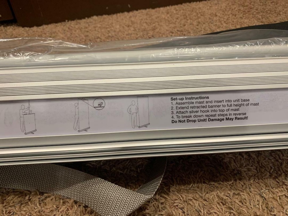 Pronto 39.4" silver retractable banner stand Model = Pr-39-Sil