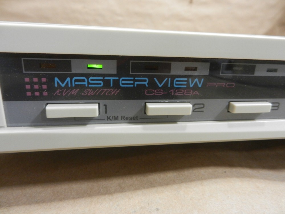 Aten Master View Pro KVM Switch CS-128A - With CABLES ! ! !