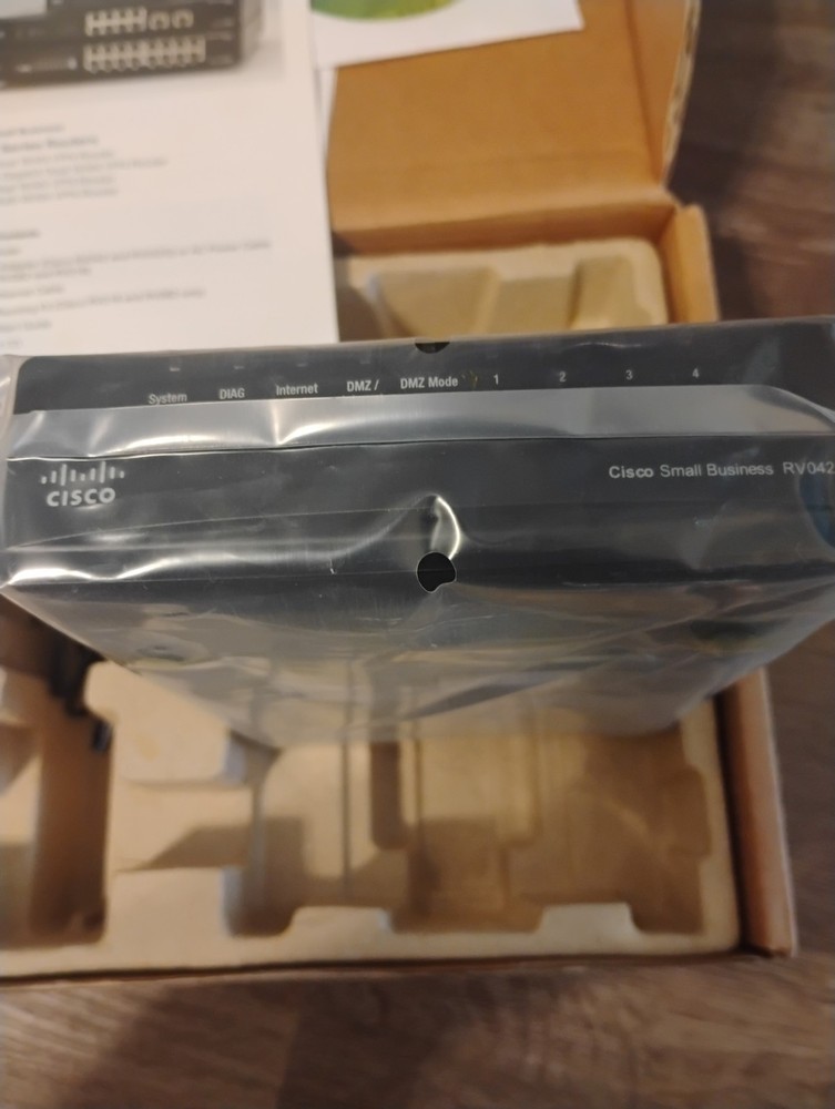 Cisco Small Business Router RV042