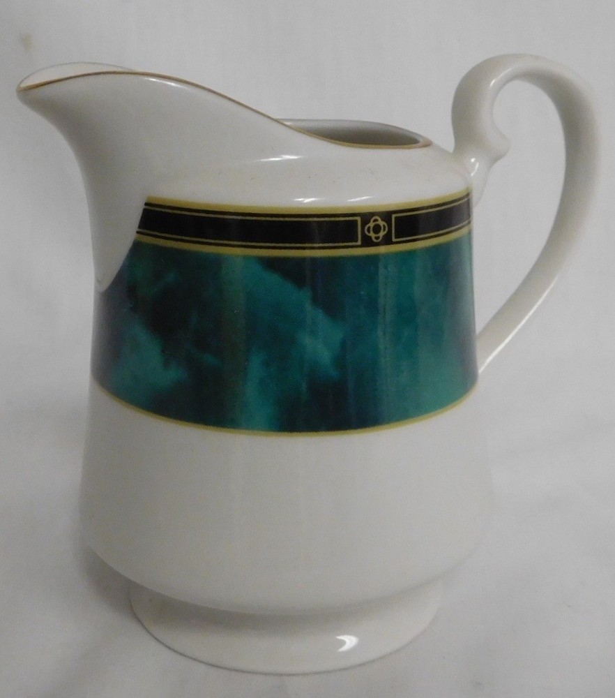 RETRONEU TEA CREAMER IN JADE GARLAND #3020 PATTERN  EUC