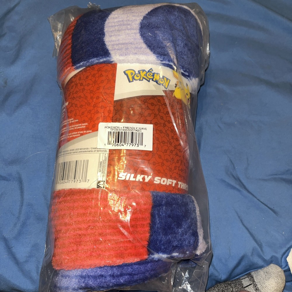 Pokemon Silky Soft Throw 'Friendly Wave' 46"×60" NEW Sealed