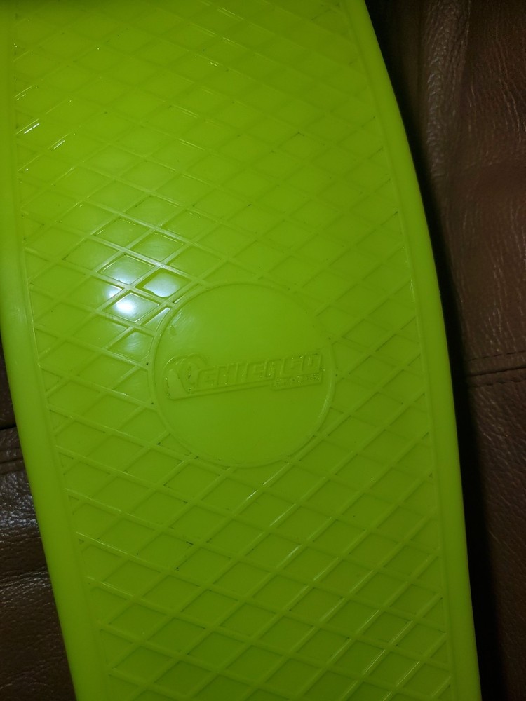 Chicago Skates Mint Skateboard 21 1/2"