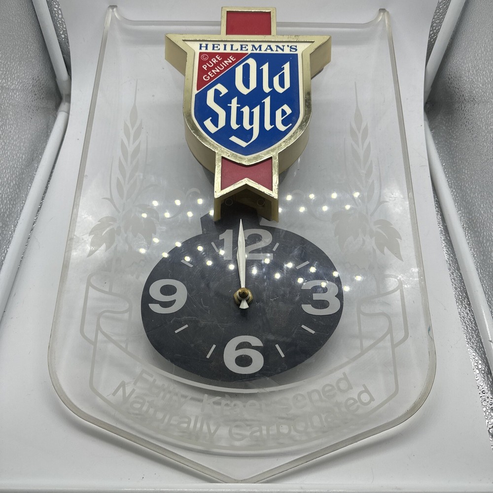 Vintage Old Style Beer Molded Plastic Light-Clock 1982 G. Heileman Brewing Read