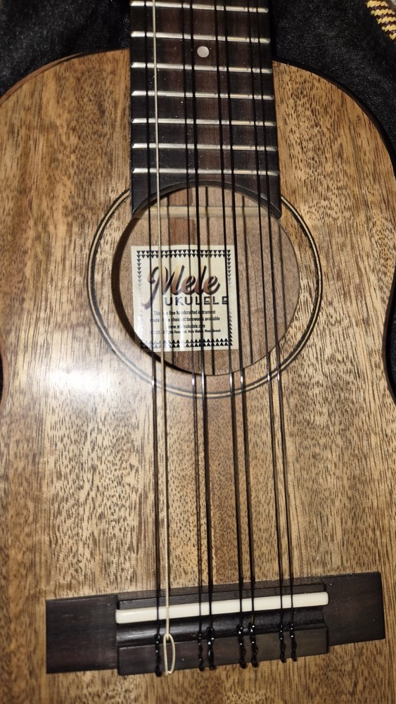 Mele 8-String Handcrafted Mango Ukulele Natural Finish with Hard Case