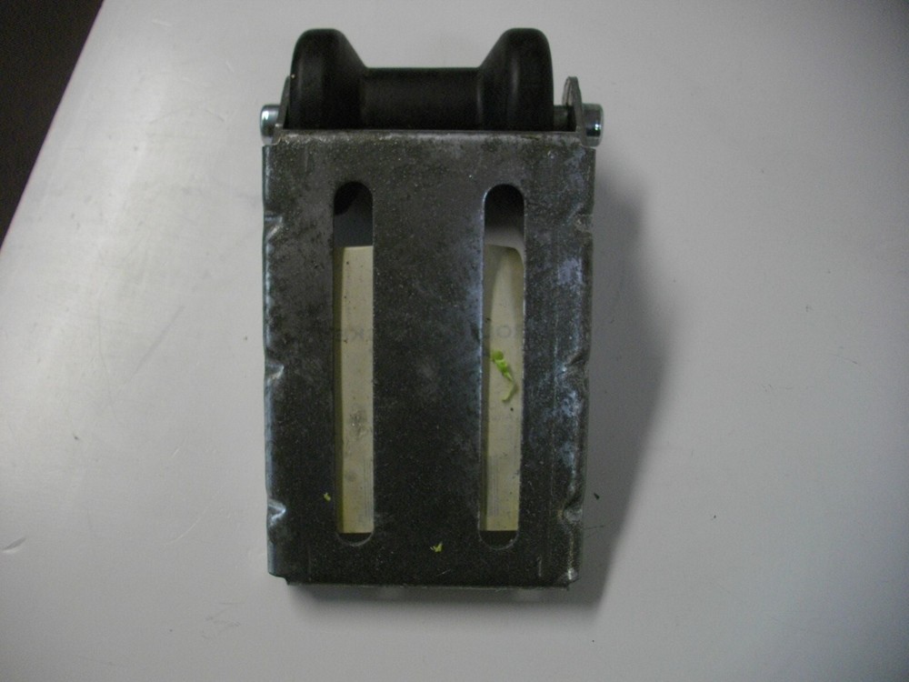 CE Smith 10400G Center Roller Bracket Assembly Boat Trailer