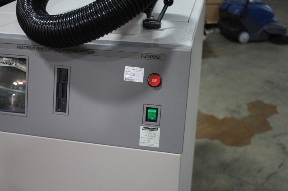 Thermonics T-2500SE Precision Temperature Forcing Testing Test System