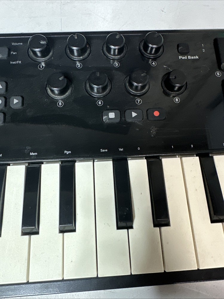 Axiom AIR Mini 32 USB MIDI Keyboard
