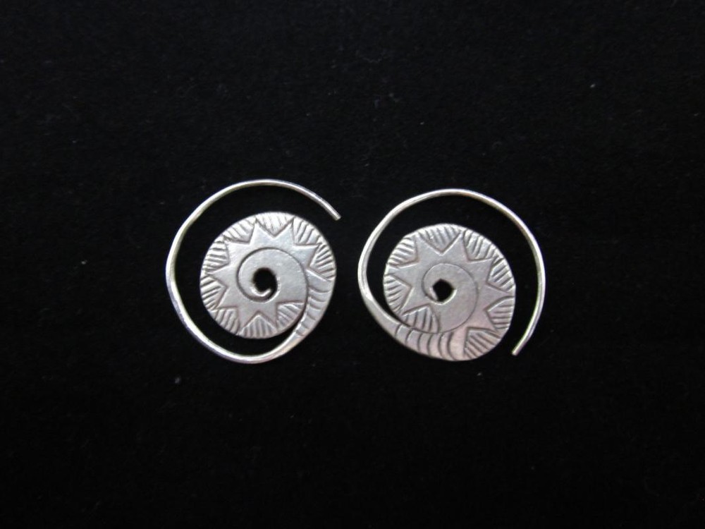 Thai Hill Tribe Earrings Fine Silver Handmade Solid spiral circle shape