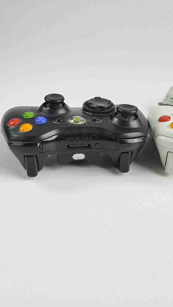 2x Xbox 360 Controllers + USB Power Adapter (Only One Battery Pack)