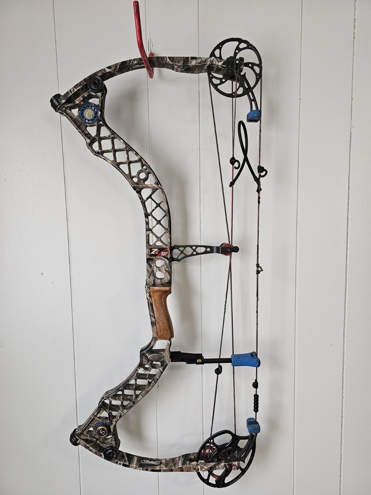 Mathews Z7 Compound Bow