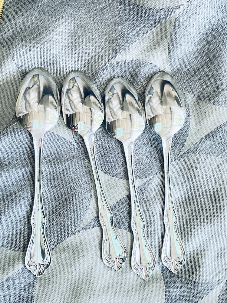Oneida Wm A Rogers CHALICE / HARMONY Silverplate Flatware Service for 4 (2 av)