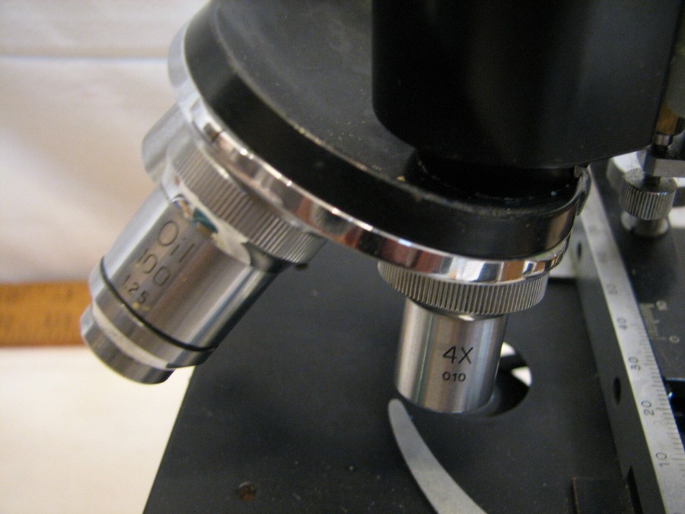 Vintage Lumiscope Optical Microscope/Case Oil 100X Objective Compound Stage Box