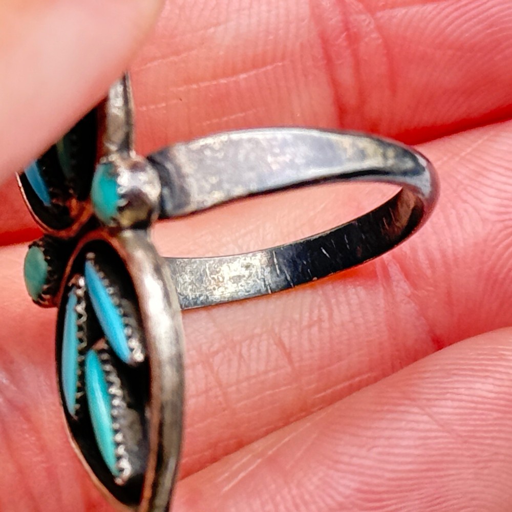 Vintage Zuni Native Needlepoint Turquoise Silver Ring Size 6.75