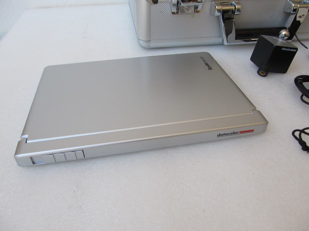 Datacolor SpyderCHECKR w/ Case, Software, Cube