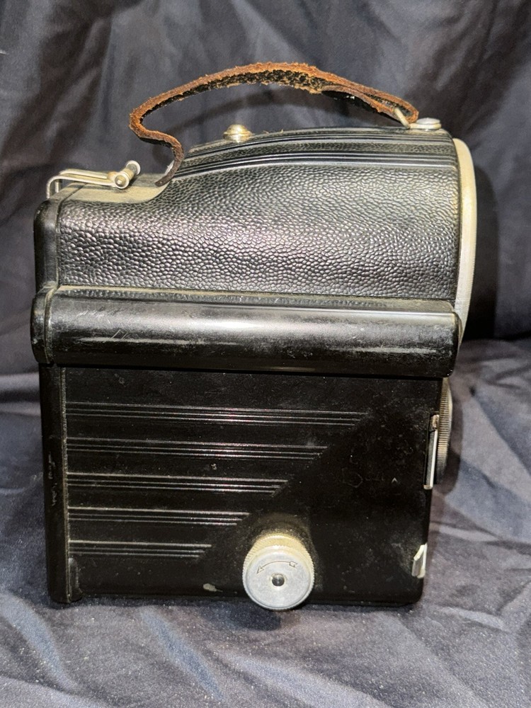 Vintage Spartus Press Flash Film Camera