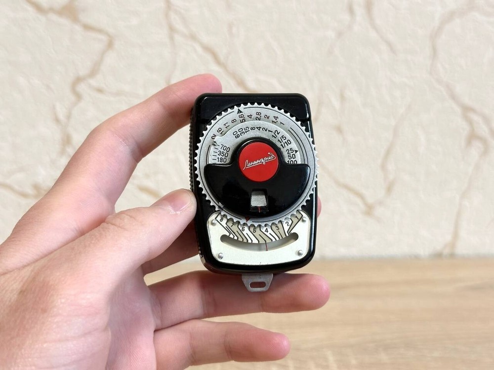 Leningrad Vintage Exposure Light Meter ussr Soviet Worker