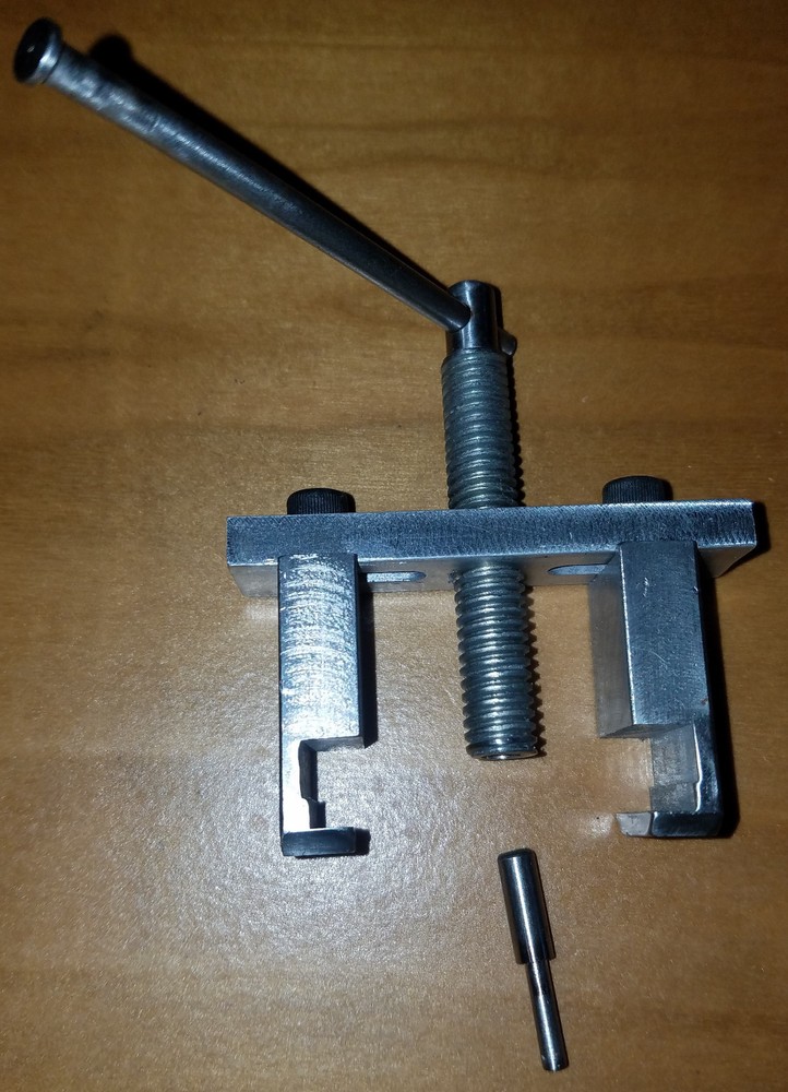PE Design - O gauge Wheel Puller w/ Standard Duty Jaws