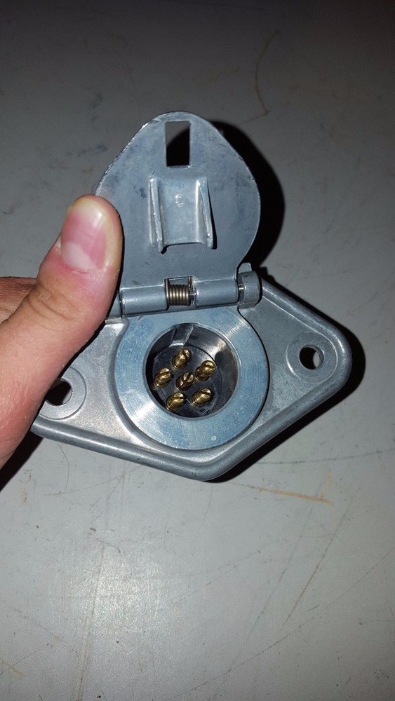 Berg 6 Prong Socket Plug