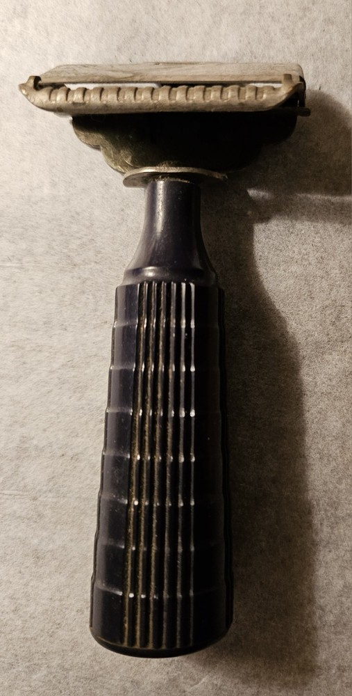 Treet Safety Razor w/Black Pattern Chunky Handle, Single Edge Blade