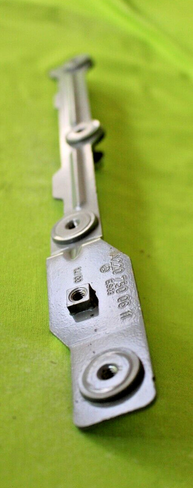 Mercedes Benz W220 S-Class Bracket ES03 A2207500611