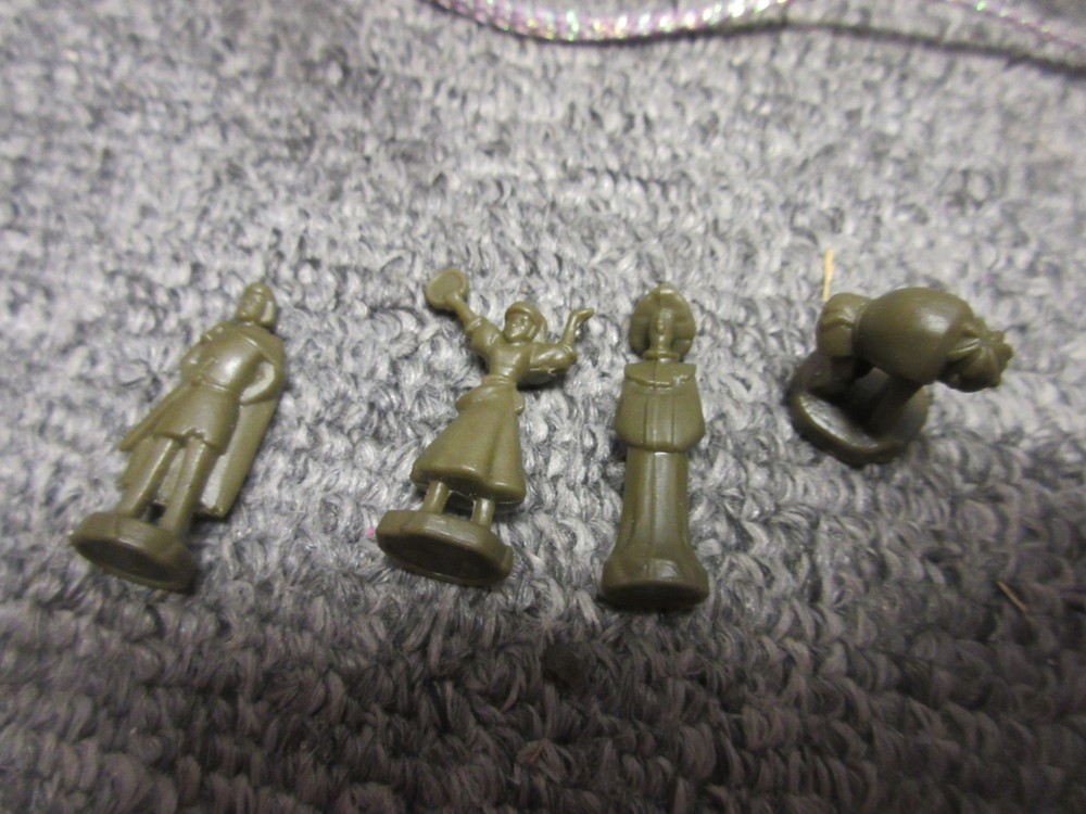 Mattel Disney Once Upon A Time Locket Hunchback