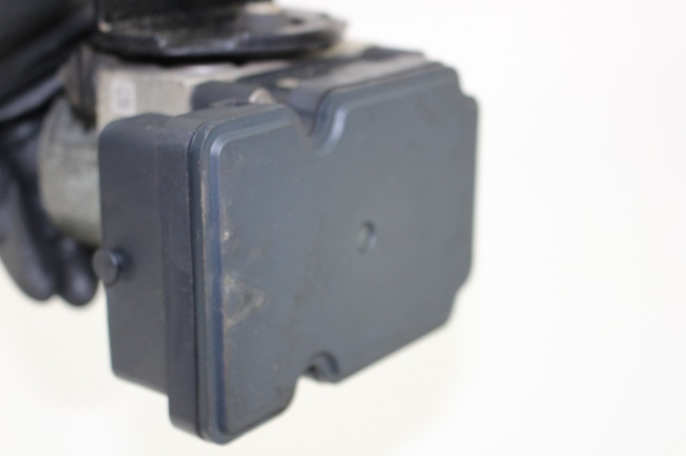 2015 15 Kawasaki Vulcan VN1700B Abs Control Module Pump