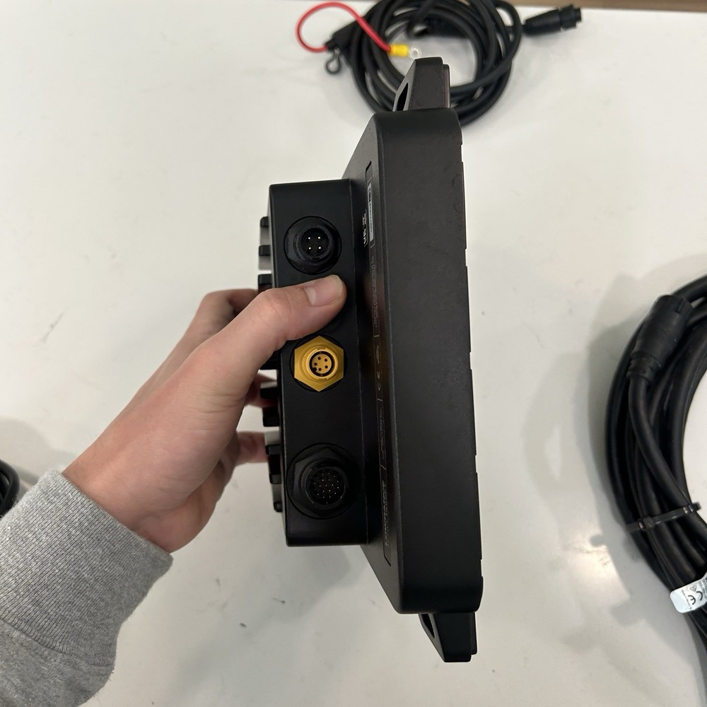 Lowrance Active Target 1 Sonar System Black Box And Transducer