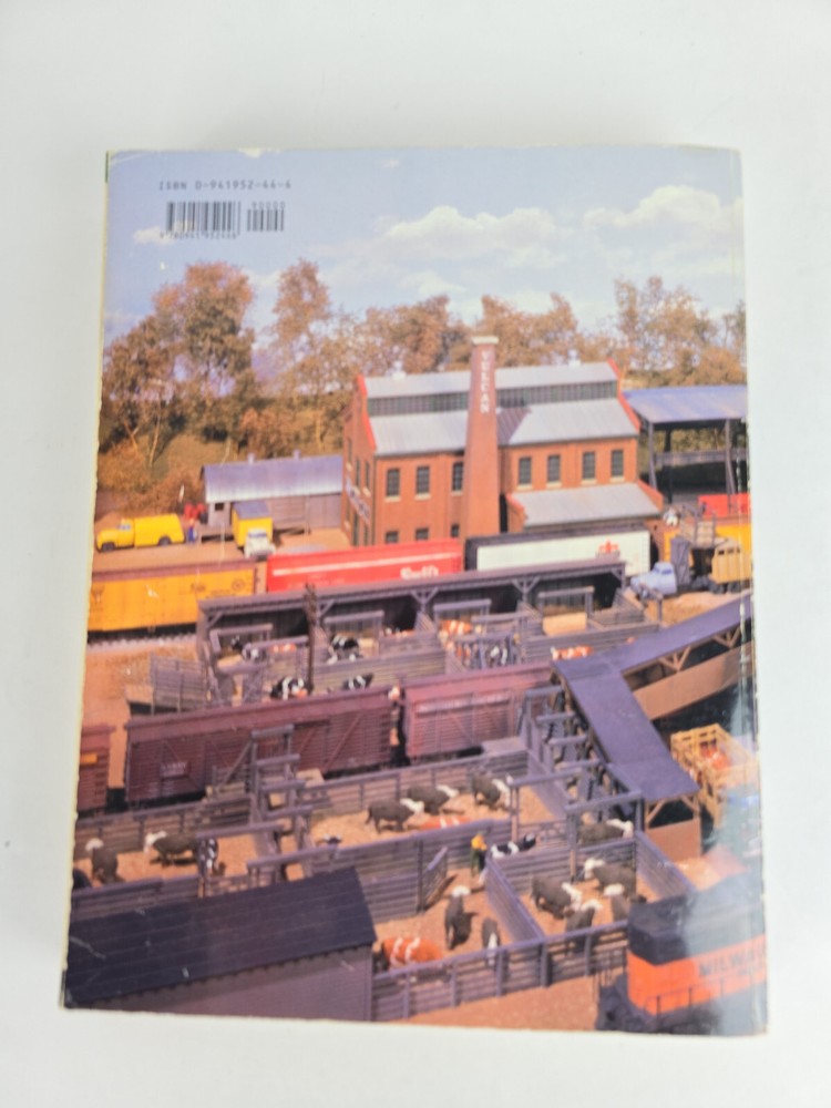 WALTHERS 1996 EDITION HO CATALOG TRAIN REFERENCE MANUAL (DG)