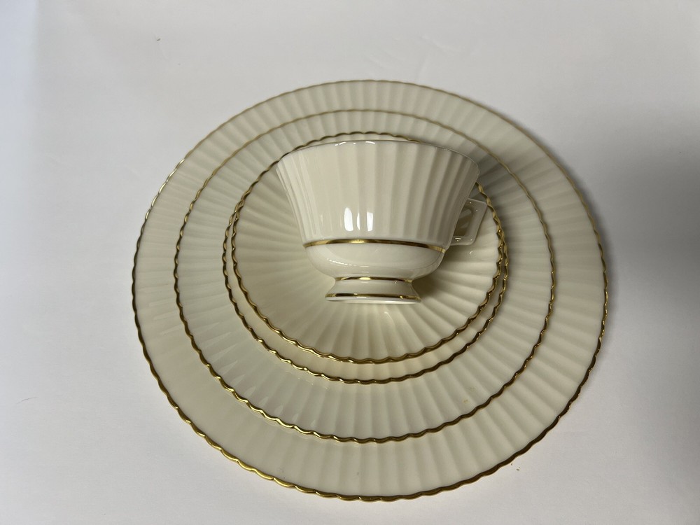 Lenox China COLONNADE Two 5 Piece Place Settings
